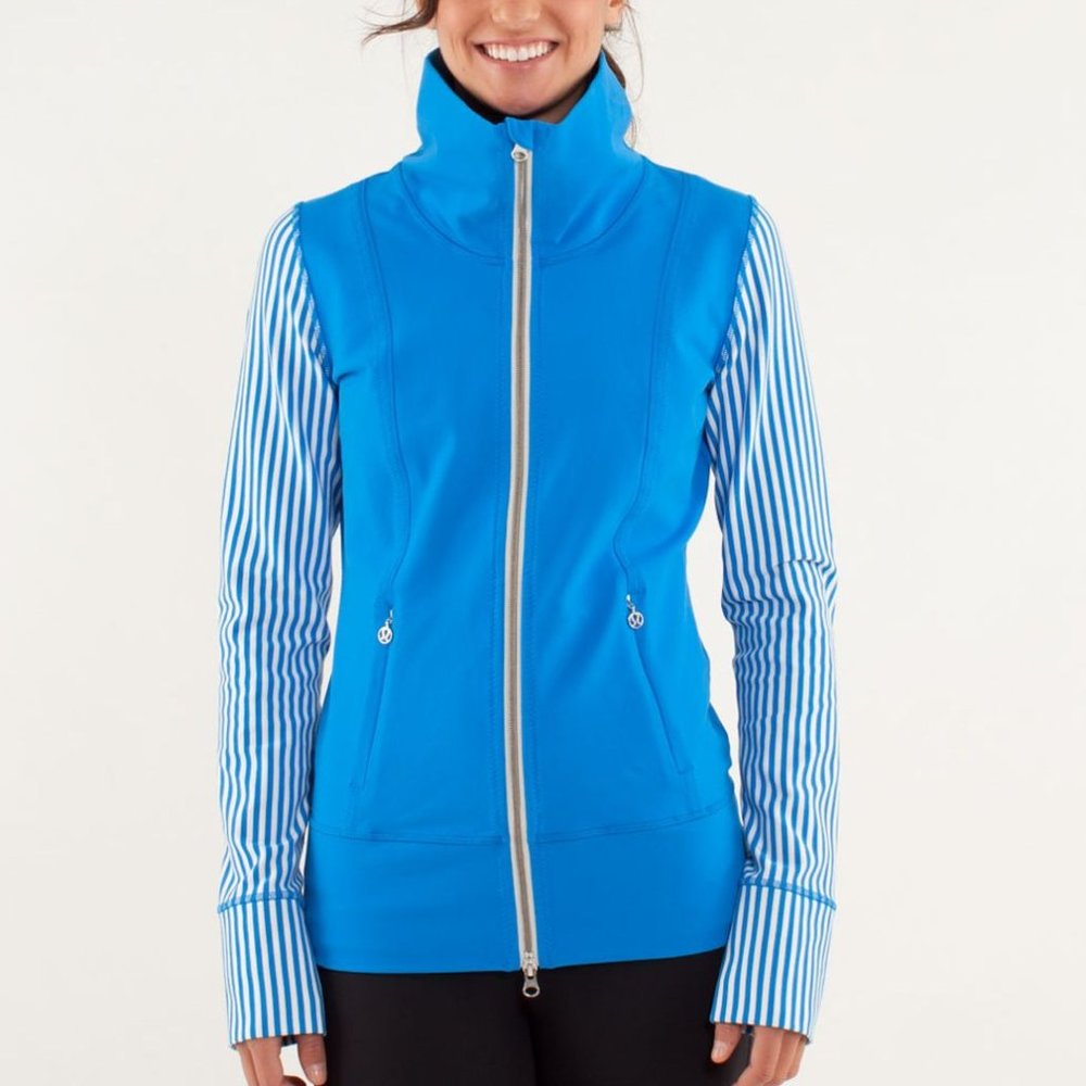 LULULEMON daily yoga jacket blue